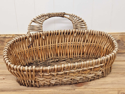 Vintage basket with handle