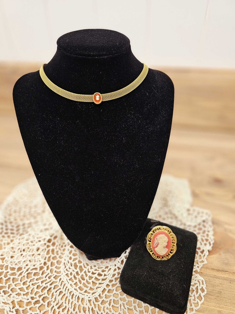 Vintage 1920s Gold Mesh Choker w/mini Cameo