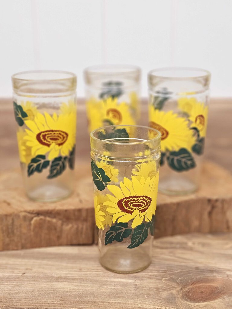 Vintage Anchor Hocking set of 4 sunflower drinking glasses