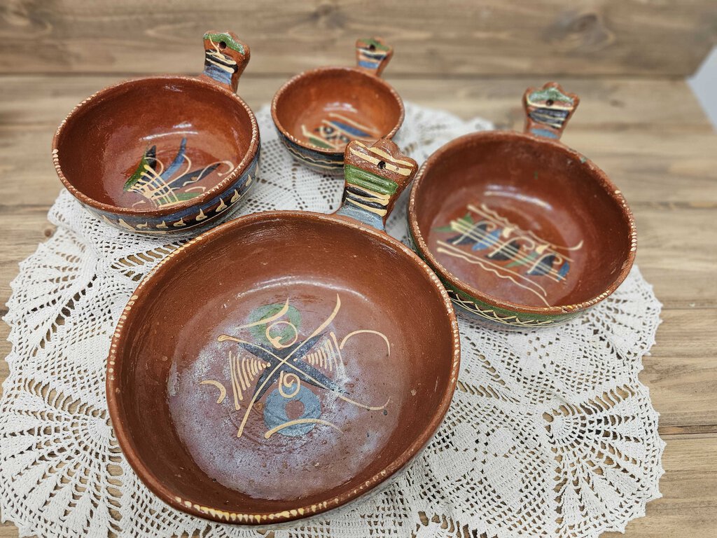 Set of 4 Vintage Mexican pottery serving bowls w/handles