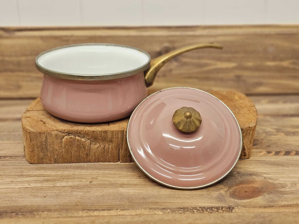 Vintage ASTA Mauve Enamel Cookware 6" Sauce Pot w/ Lid & Single Brass Handle