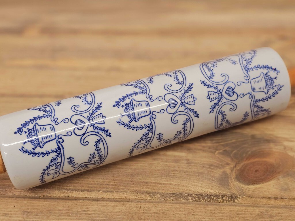 Vintage ceramic blue & white rolling pin