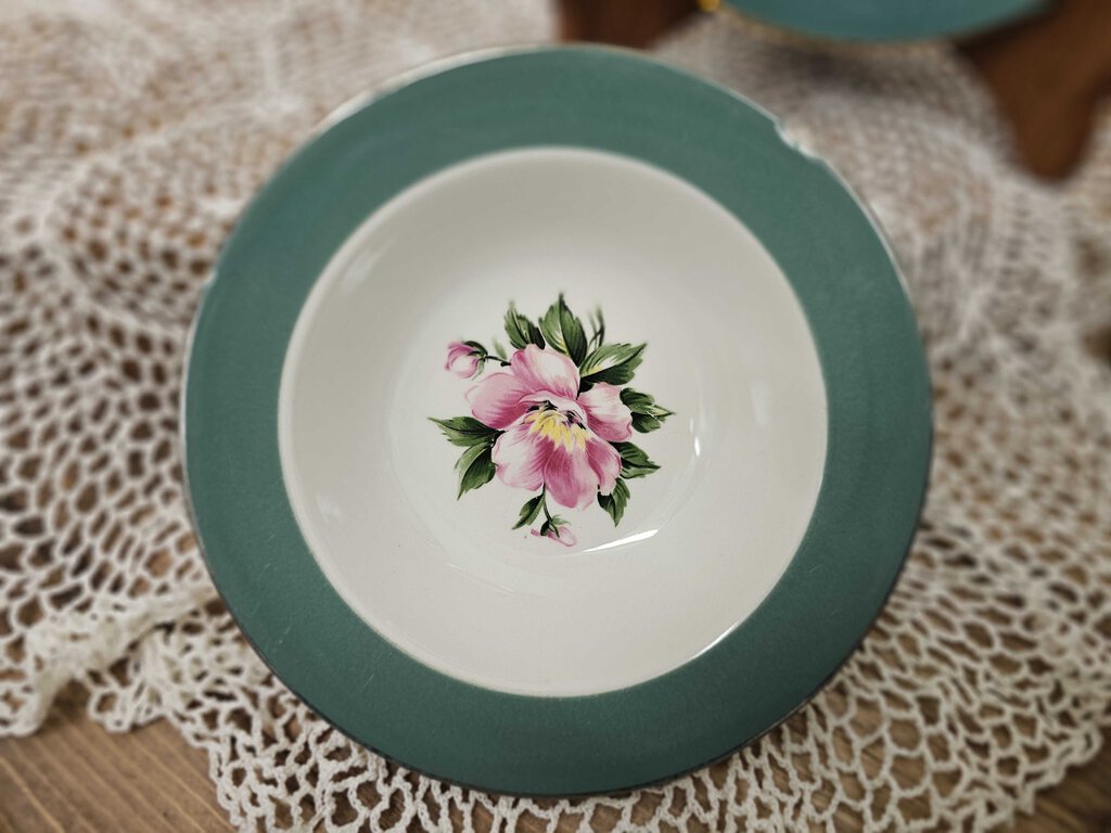 26-piece set of American Semi Vitreous Porcelain china - Empire Green pattern